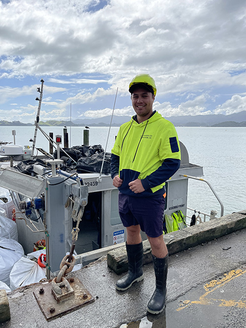 Image - marine farm worker - 500 x 667